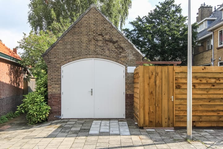 Photo 5 of Van Oldenbarneveltweg 9