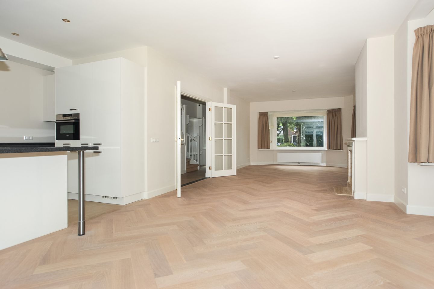 Photo 10 of Van Oldenbarneveltweg 9