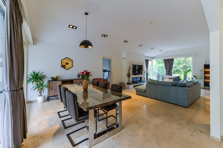 Foto 13 van Hoveniersstraat 4