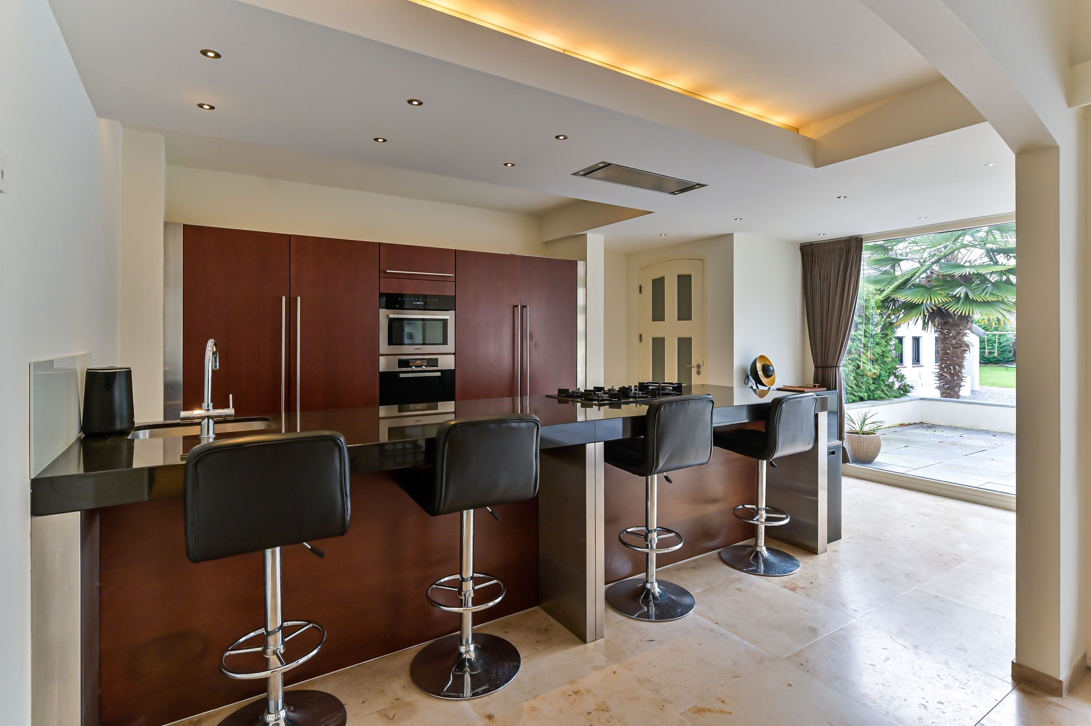 Foto 15 van Hoveniersstraat 4