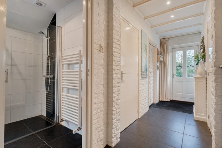 Foto 8 van Van Haeringenstraat 37