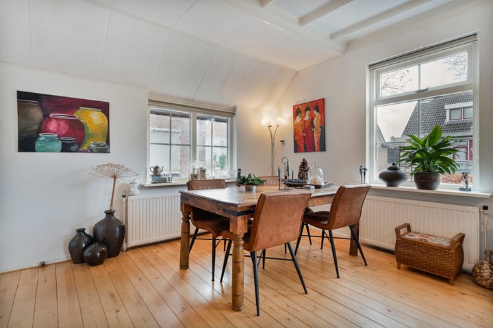 Foto 10 van Van Haeringenstraat 37