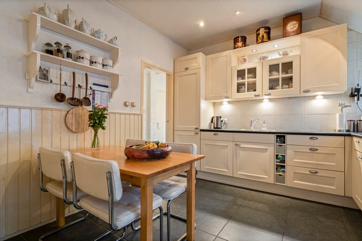 Foto 15 van Van Haeringenstraat 37