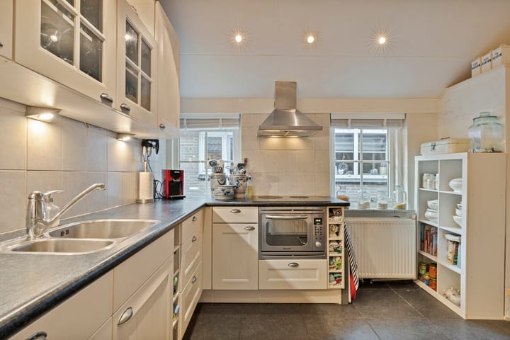 Foto 17 van Van Haeringenstraat 37