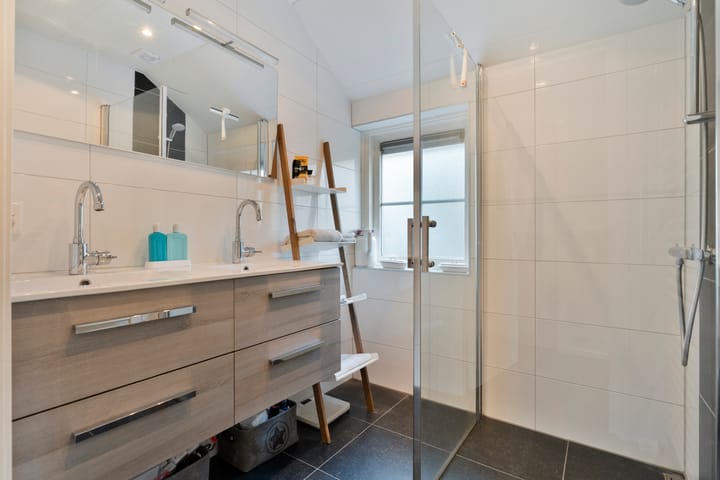 Foto 23 van Van Haeringenstraat 37