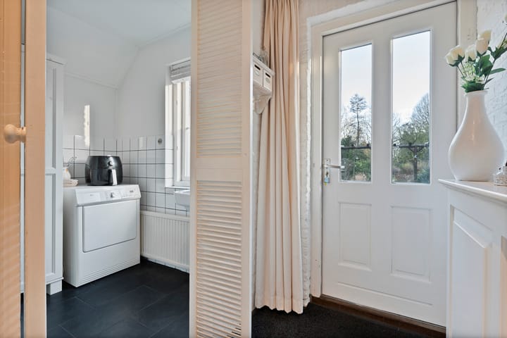 Foto 28 van Van Haeringenstraat 37