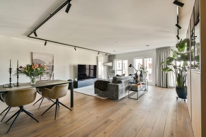 Photo 4 of Van Leijenberghlaan 8-T