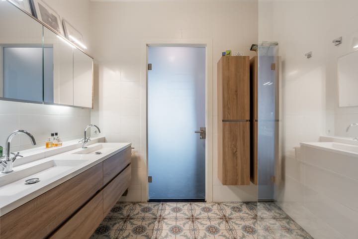 Foto 18 van Van der Hoevenplein 228