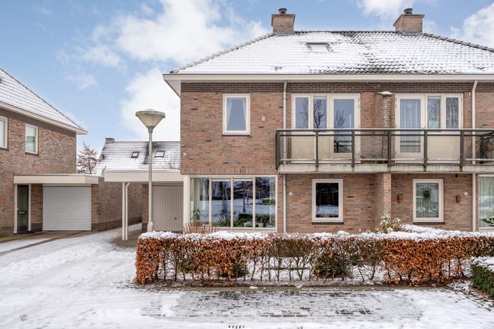 Foto 2 van Van Rechterenallee 30