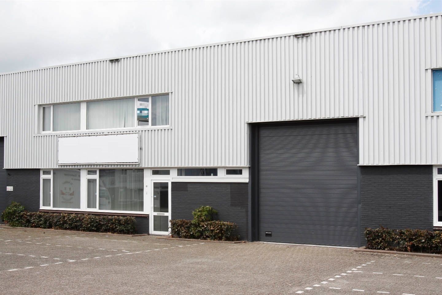 View photo 2 of Philipsstraat 12