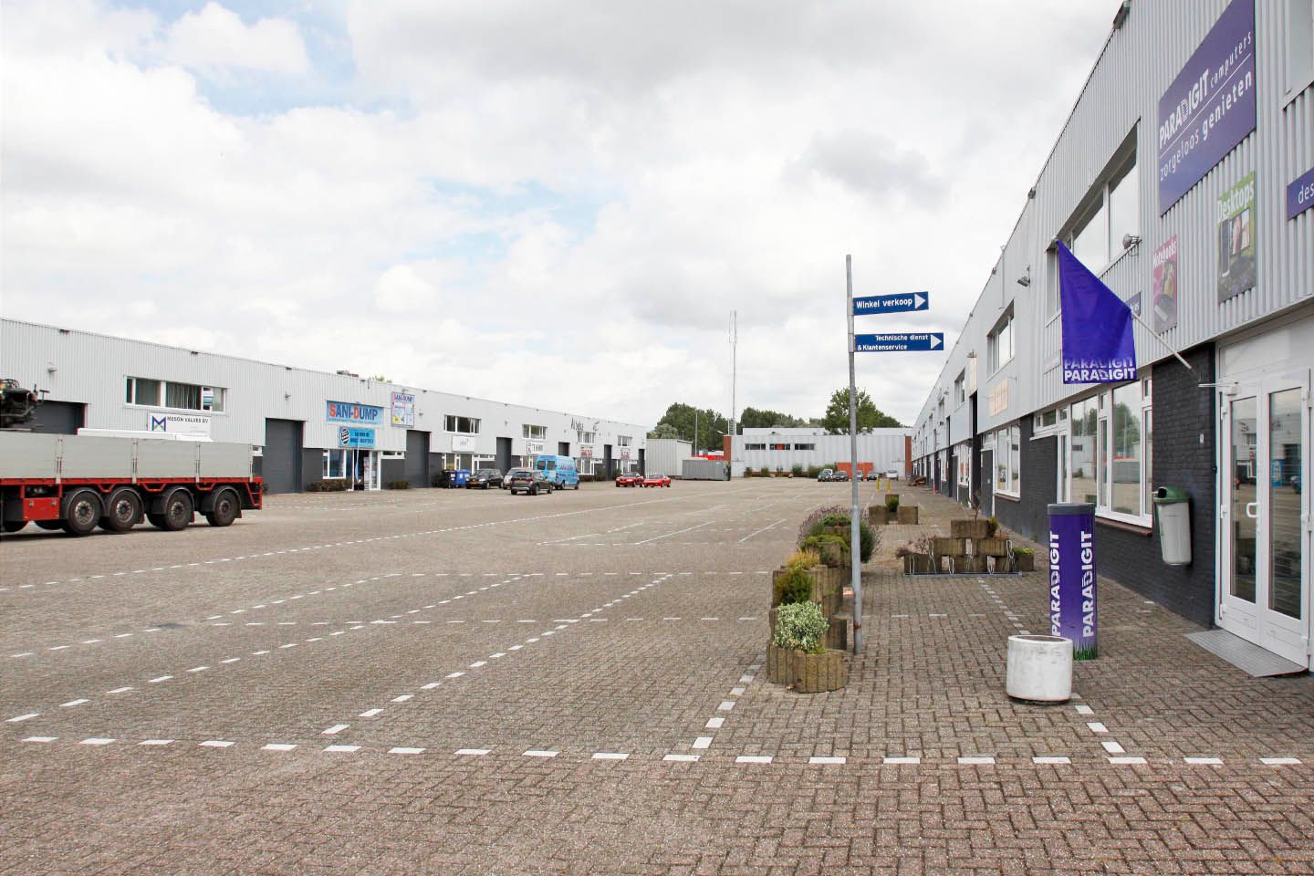 View photo 3 of Philipsstraat 12