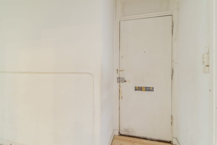 Photo 6 of Bloemfonteinstraat 15