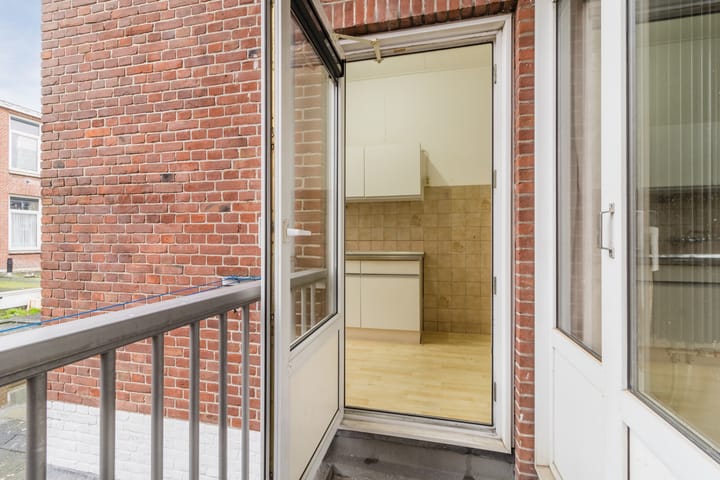 Photo 31 of Bloemfonteinstraat 15