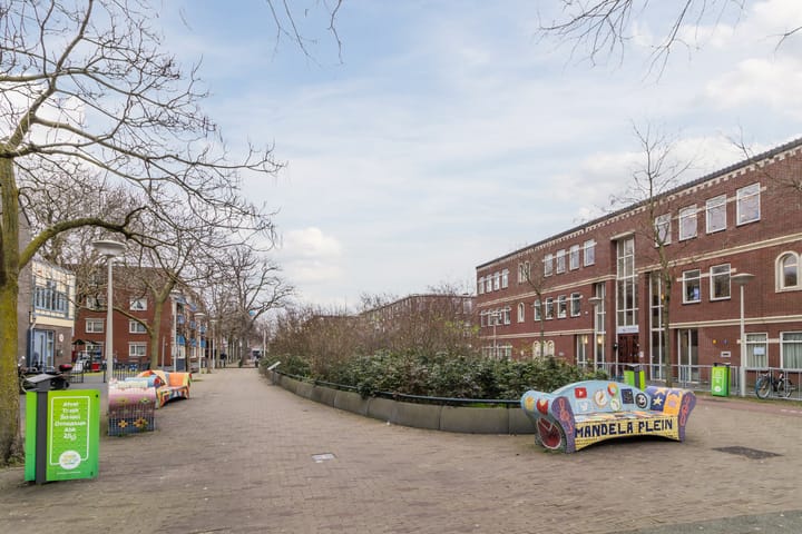 Photo 35 of Bloemfonteinstraat 15