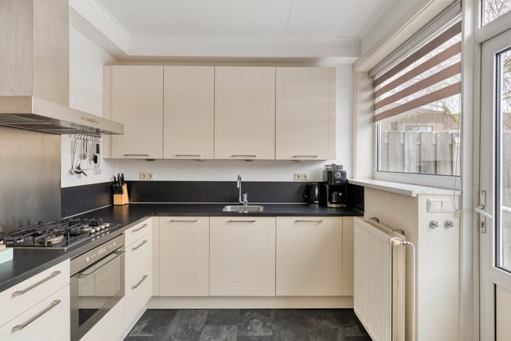 Photo 19 of Paulus Potterstraat 3