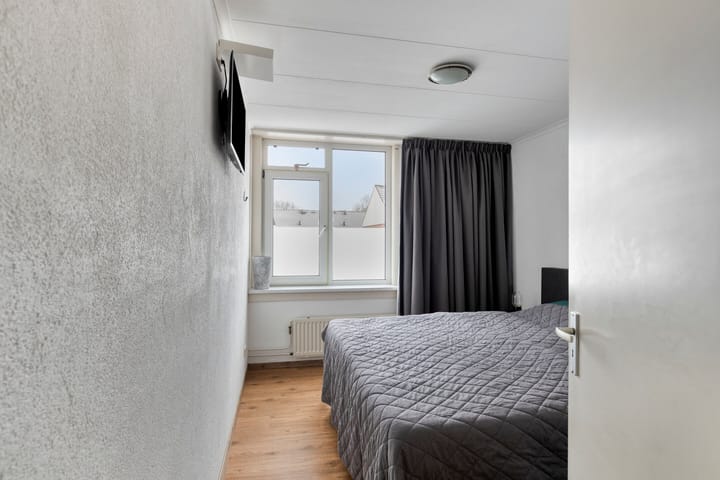 Photo 22 of Paulus Potterstraat 3