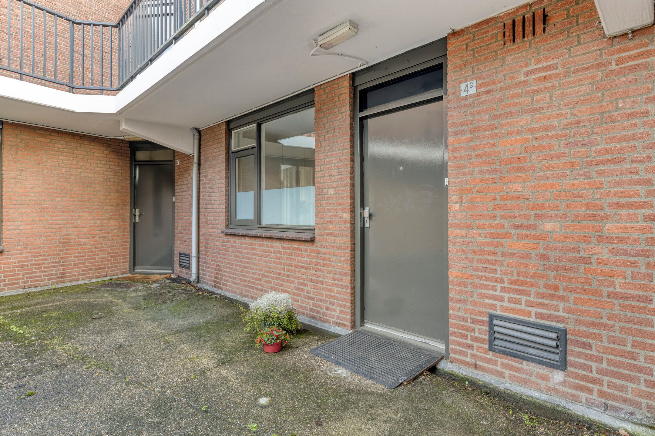 Photo 6 of Zuiddijk 4-G