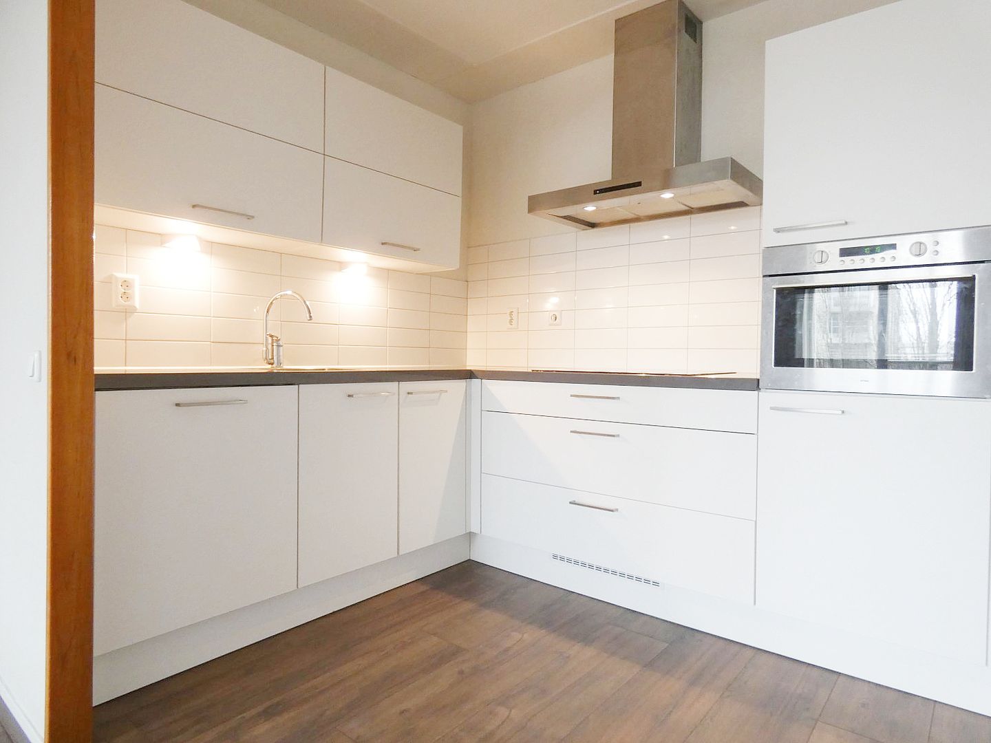 Photo 4 of Juliana van Stolberglaan 3-U