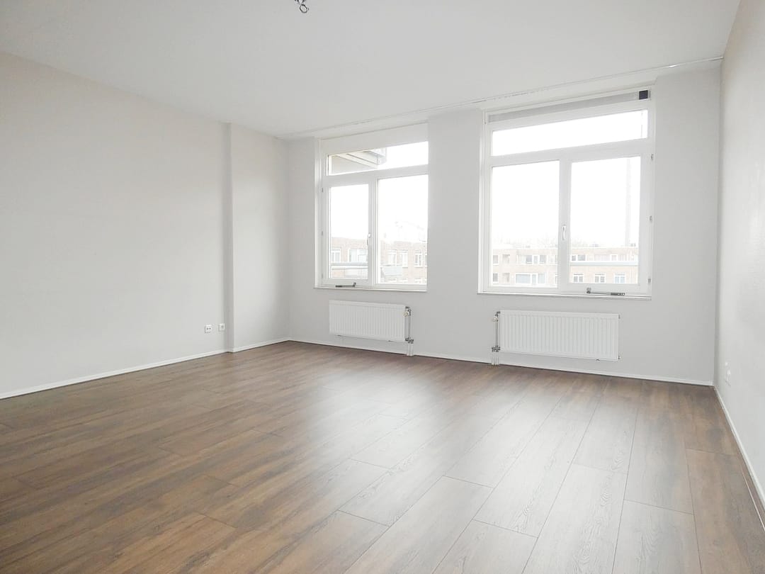 Photo 8 of Juliana van Stolberglaan 3-U