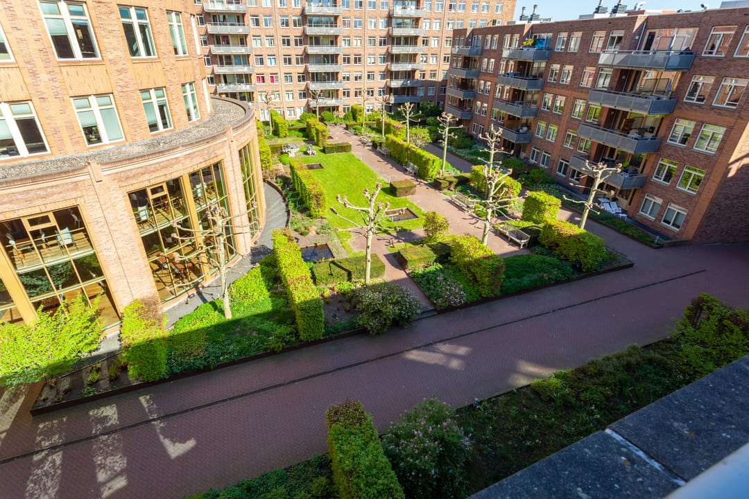 Photo 16 of Juliana van Stolberglaan 3-U