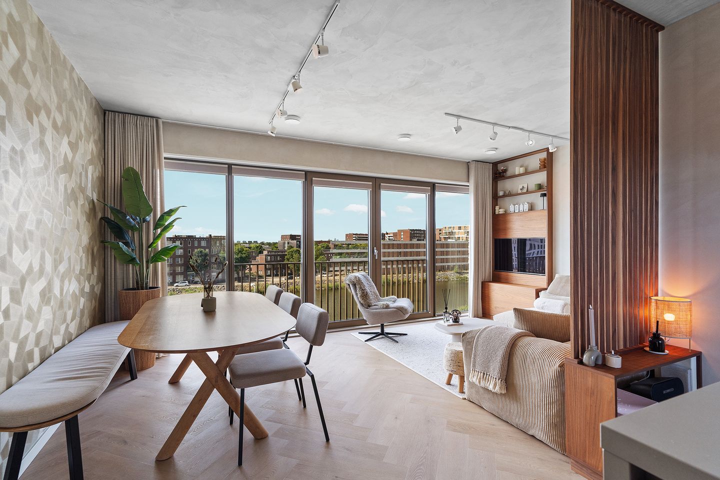 Foto 1 van Huiswoudstraat 8