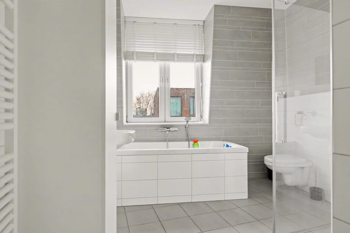 Foto 28 van Parallelweg 354