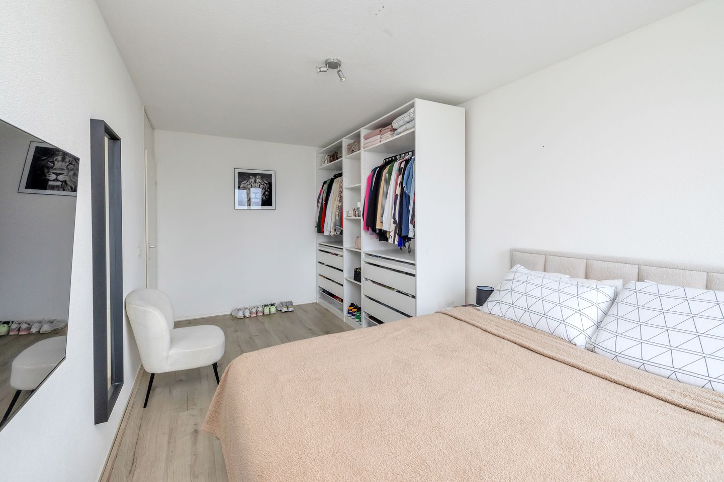 Foto 19 van J.T.P. Bijhouwerhof 117