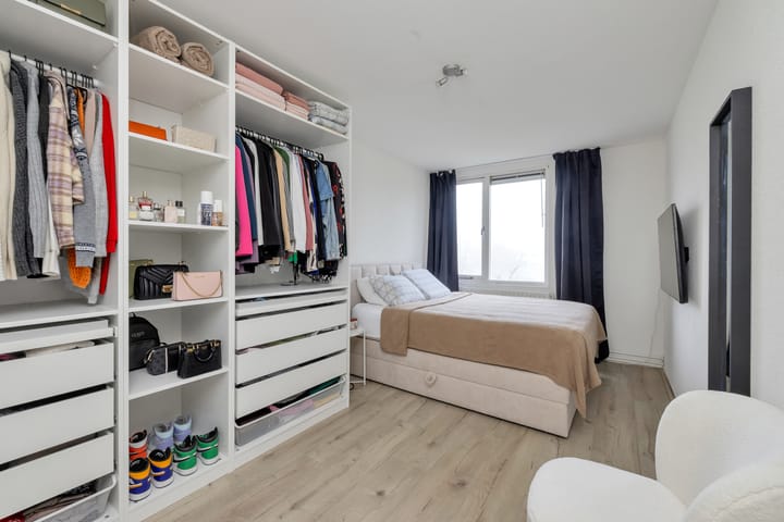 Foto 18 van J.T.P. Bijhouwerhof 117