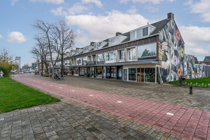 Photo 4 of Passage 33