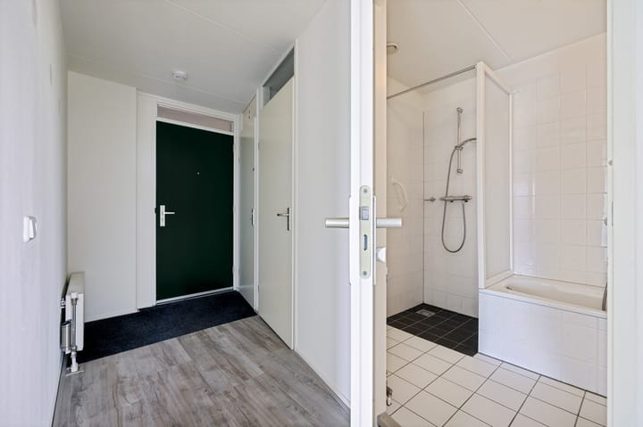 Foto 10 van de Warring 32