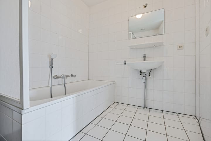 Foto 12 van de Warring 32