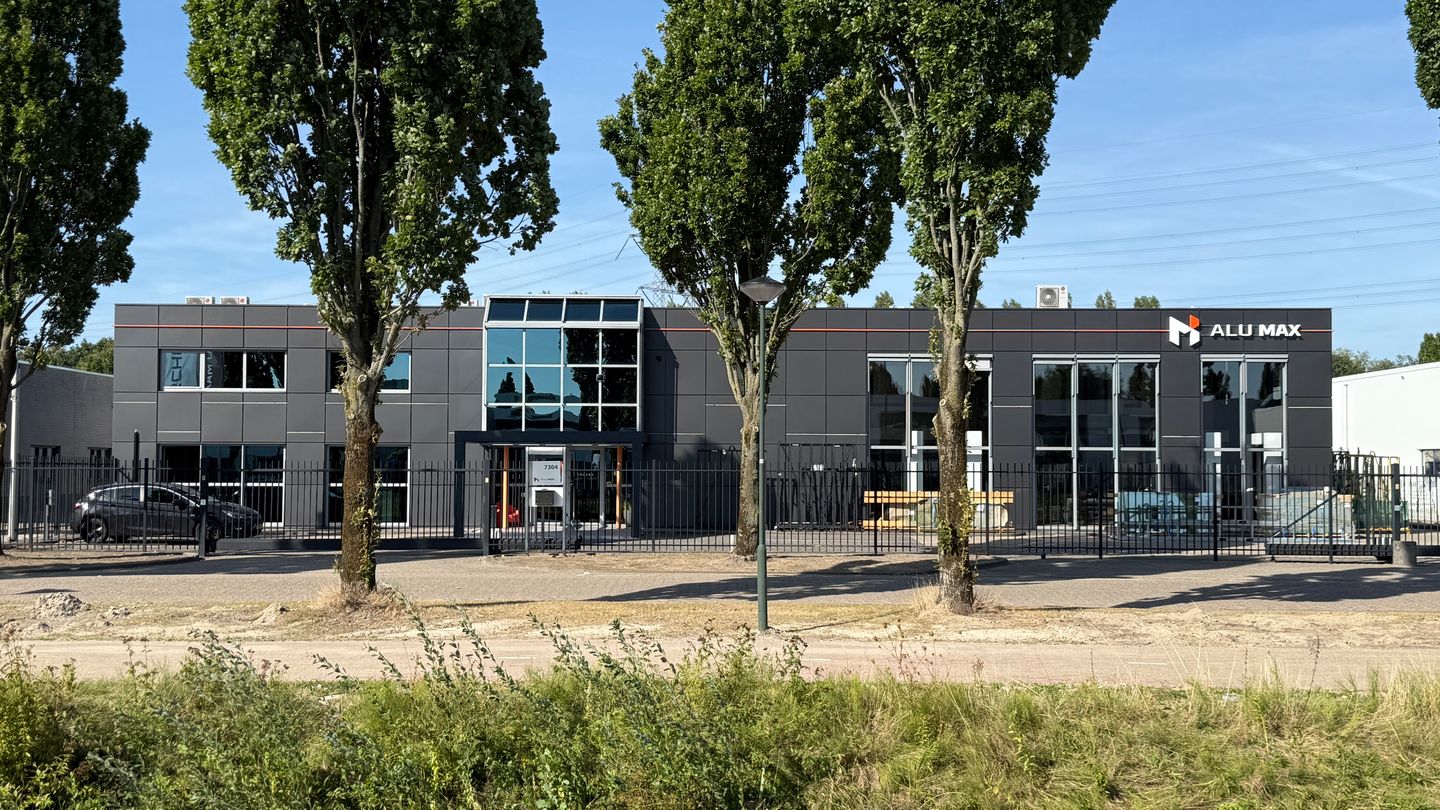 View photo 2 of Ekkersrijt 7304