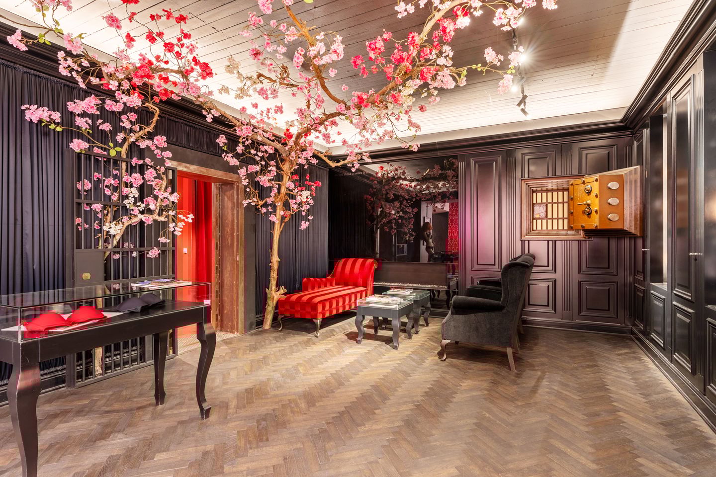 Bekijk foto 5 van Schiedamse Vest 89