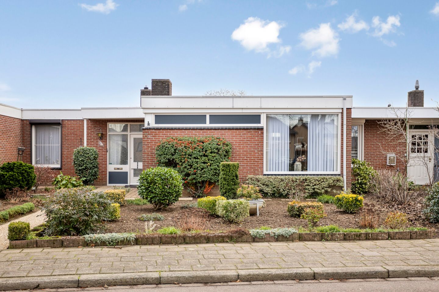 Foto 1 van Julianalaan 71