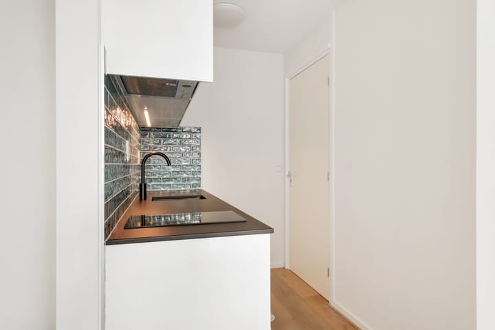 Photo 8 of Van Riebeeckweg 43-A