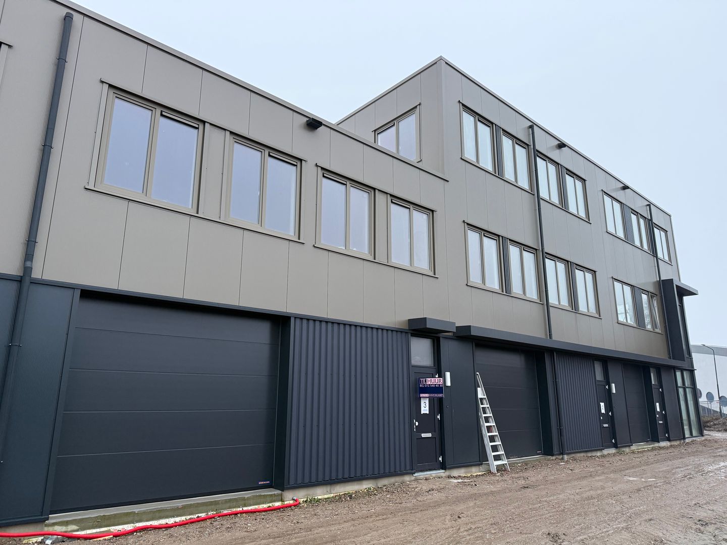 Bekijk foto 1 van Nijverheidsplein 81