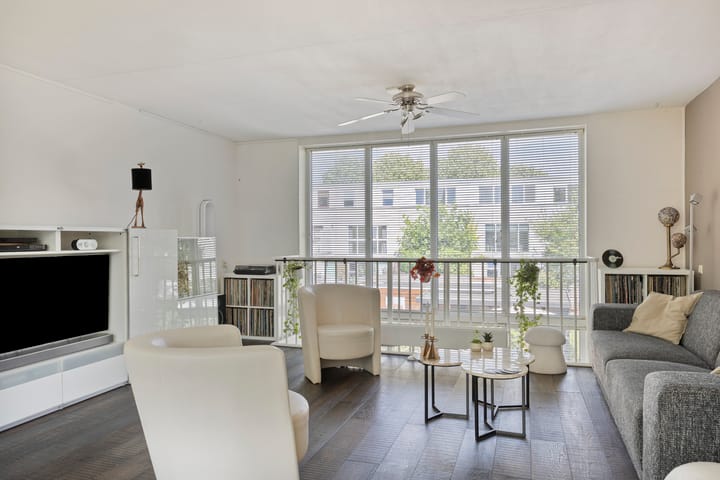 Foto 13 van James Stewartstraat 35