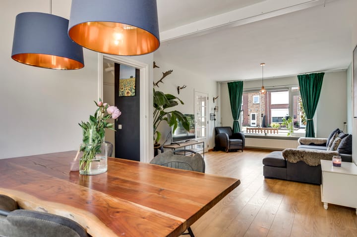 Photo 2 of Hubertusstraat 77