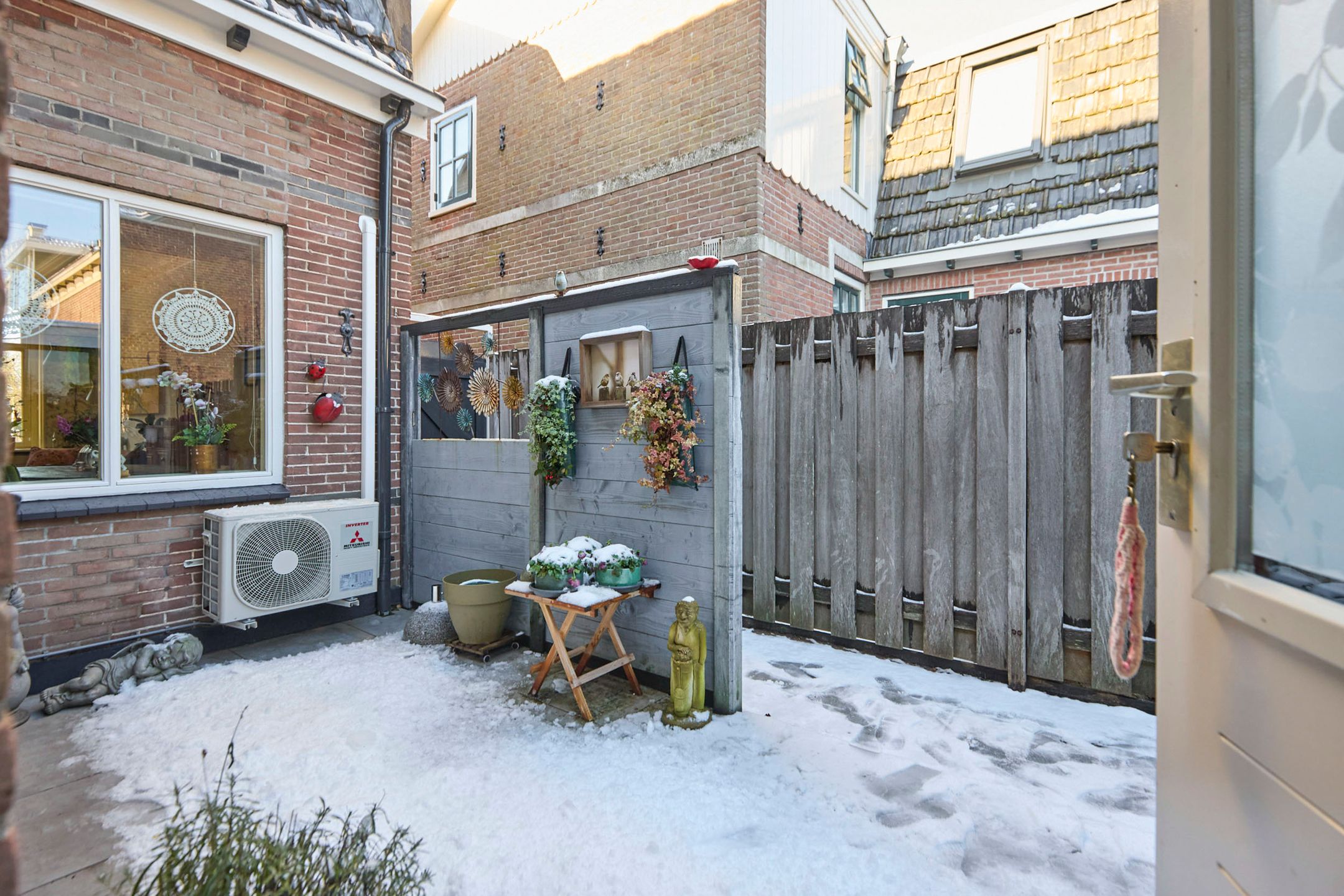 Photo 42 of Leeghwaterstraat 16