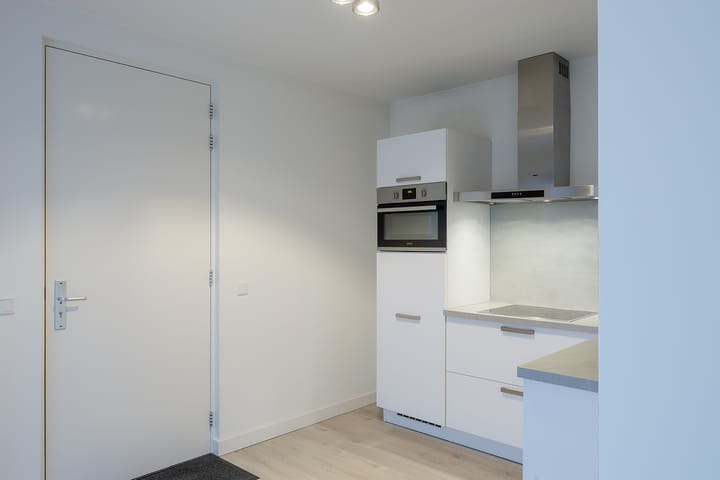 Photo 8 of Tongelresestraat 122-L