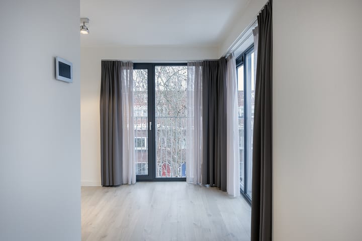 Photo 10 of Tongelresestraat 122-L