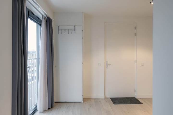 Photo 17 of Tongelresestraat 122-L