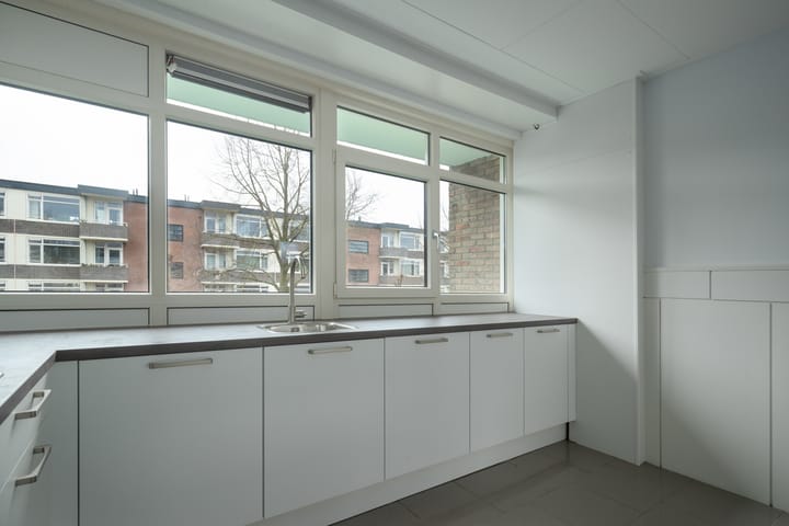 Foto 9 van Van Schendelstraat 56