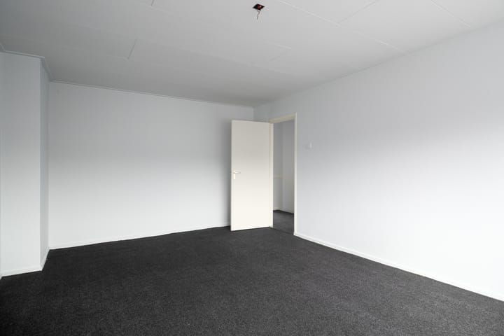 Foto 25 van Van Schendelstraat 56