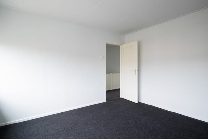 Foto 29 van Van Schendelstraat 56