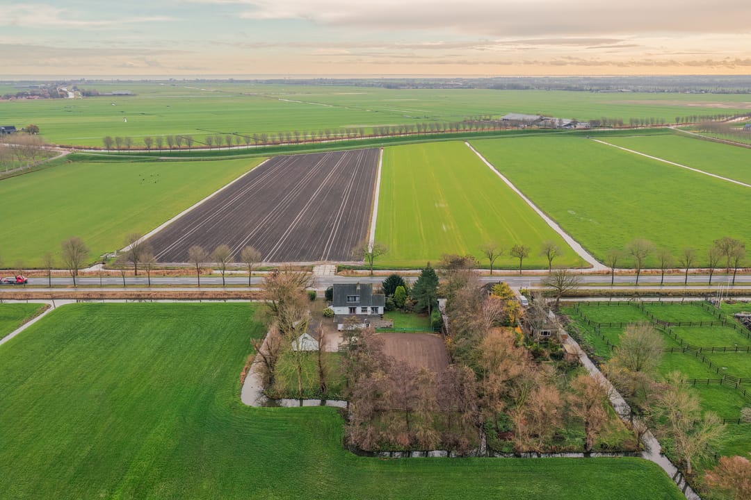 Foto 2 van Middenweg 8