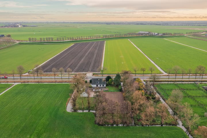 Foto 2 van Middenweg 8