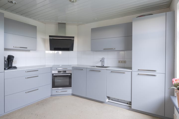 Foto 9 van Middenweg 8