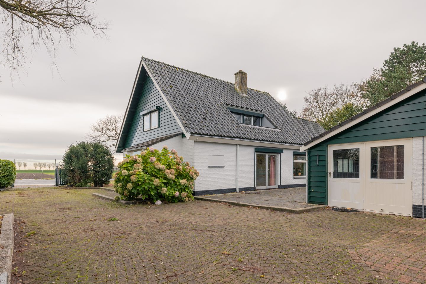 Foto 20 van Middenweg 8