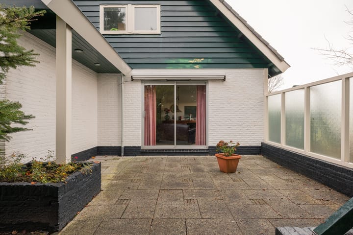 Foto 21 van Middenweg 8